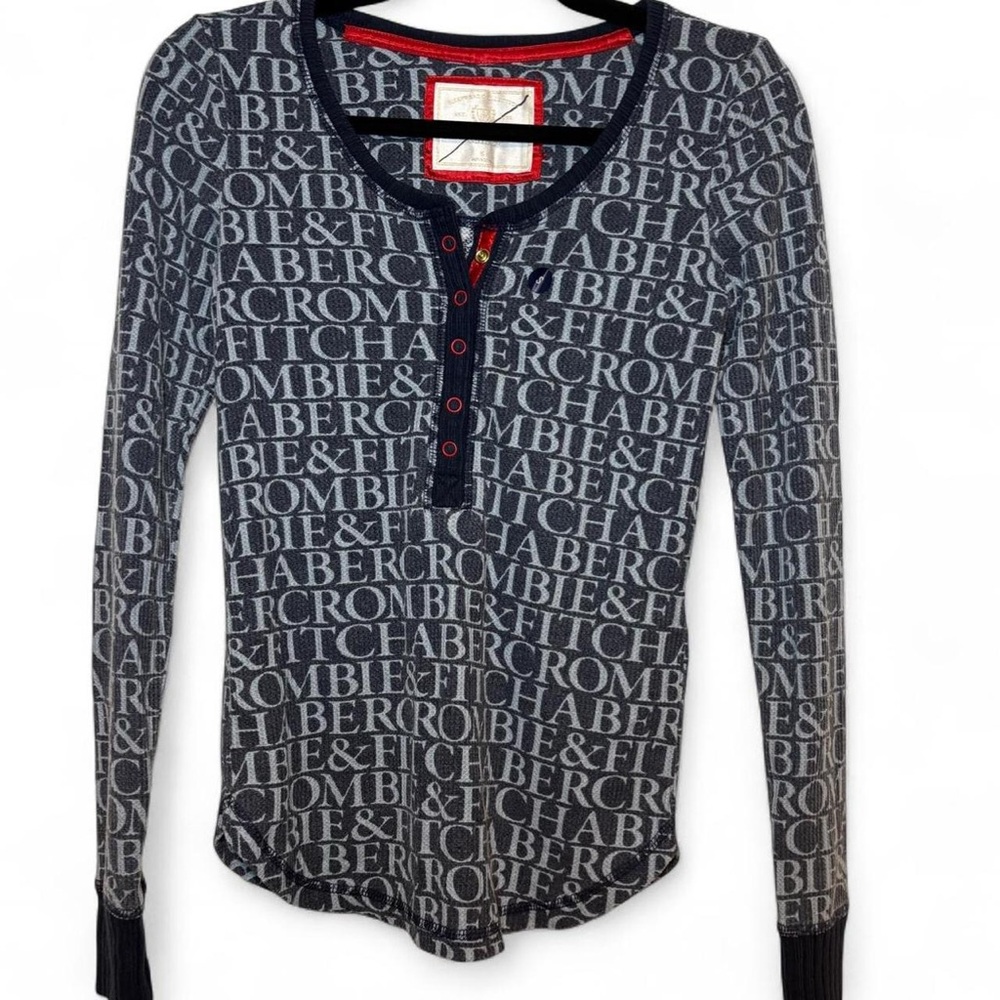 Abercrombie & Fitch Y2K Navy and Light Gray Logo-Print Henley Shirt